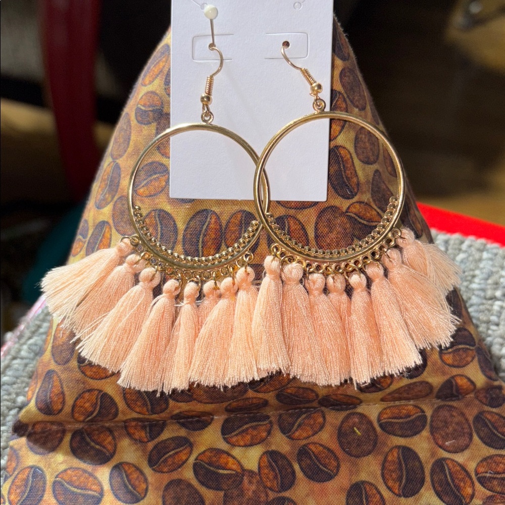 Darling gold & peach Tassel Hoop pierced Earrings very lightweight